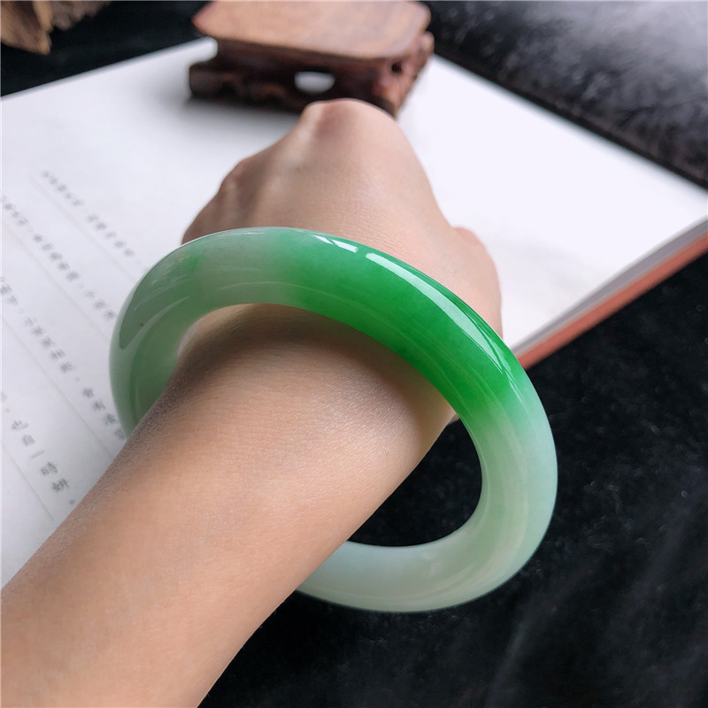 Natural Burmese Jadeite Bracel - đánh giá và giá Lighting & Home Decor Studio Photos